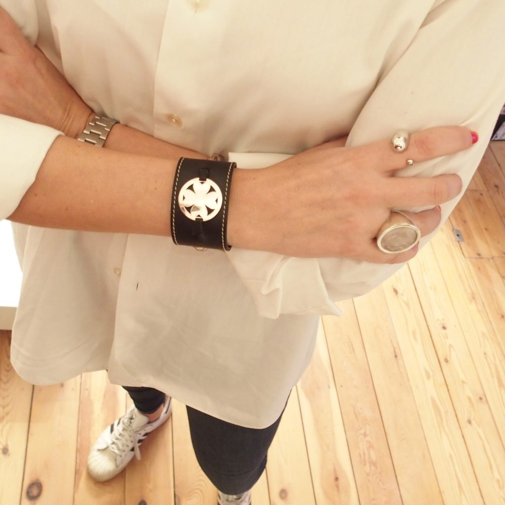 Bracelet black cuff personalized with a silver medal artemi artemi online sale